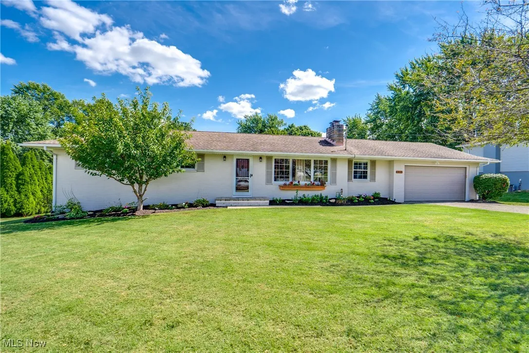 Welcome to 5910 Navarre Rd!
