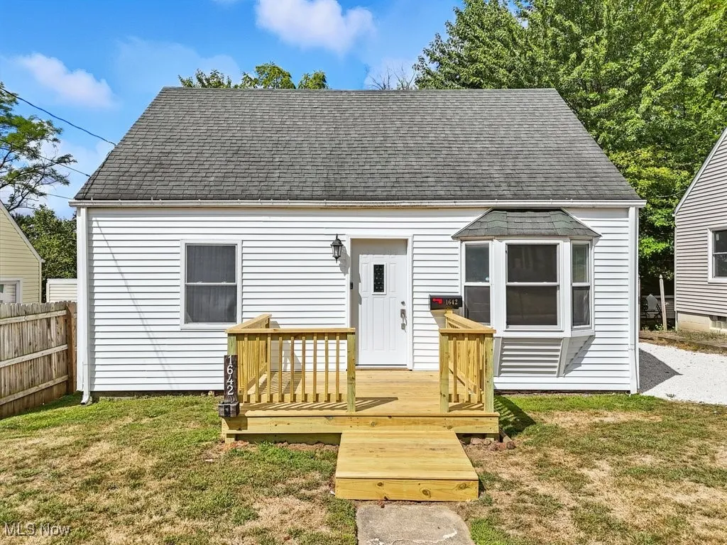 1642 Highview Front