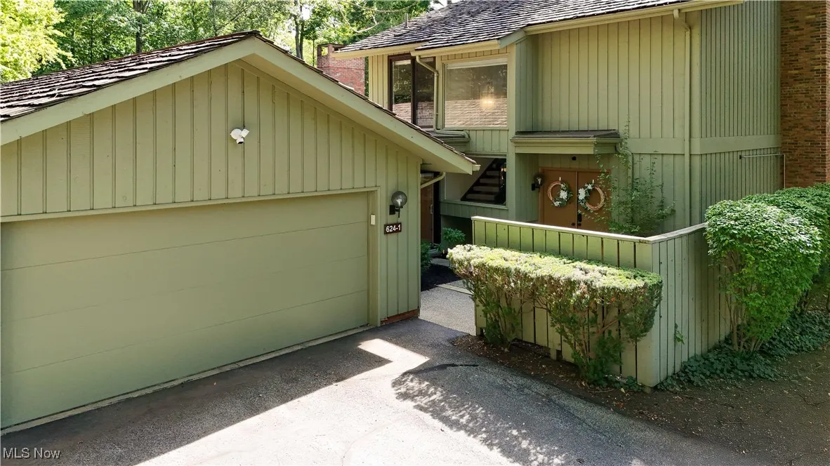 624-1 Russet Woods Court, Aurora, Ohio 44202,MLS Now Listing ID