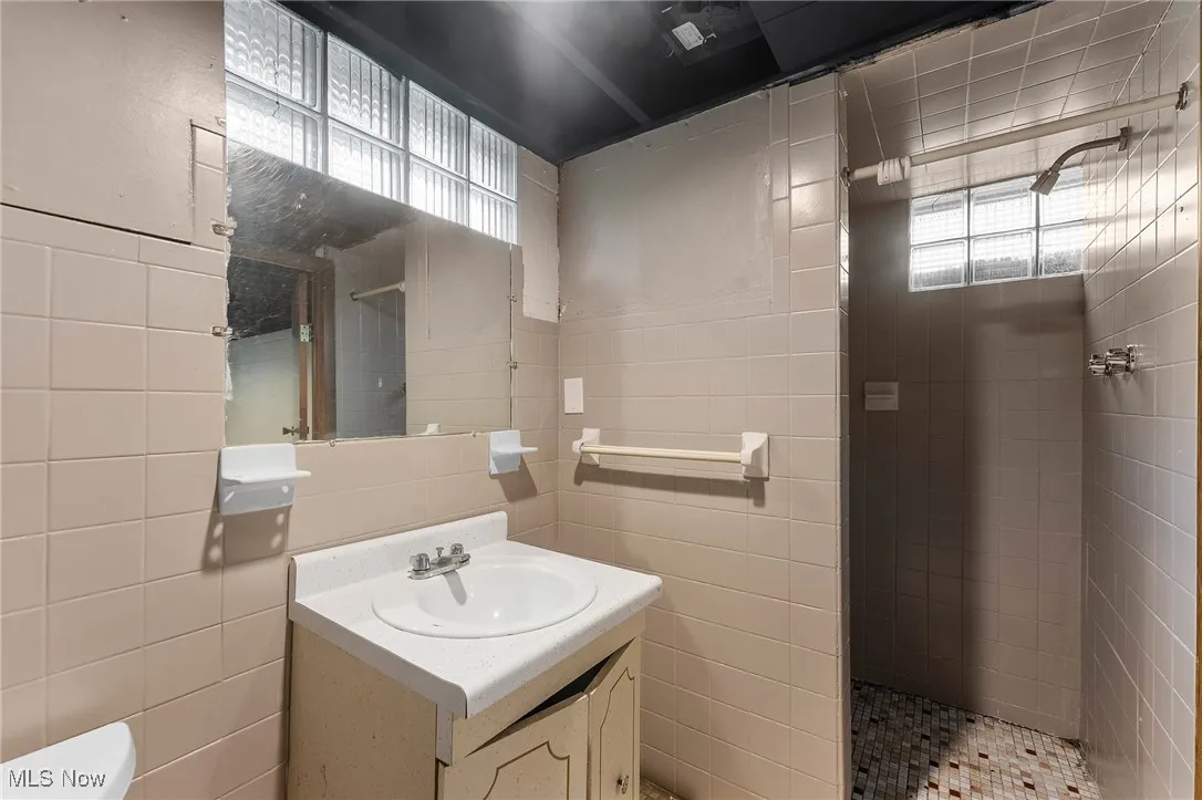 239 Elmwood Drive, Hubbard, Ohio 44425,MLS Now Listing ID