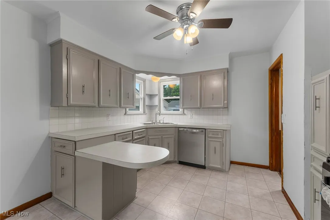 239 Elmwood Drive, Hubbard, Ohio 44425,MLS Now Listing ID