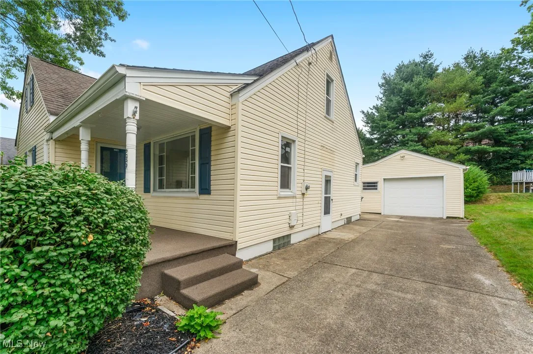 239 Elmwood Drive, Hubbard, Ohio 44425,MLS Now Listing ID