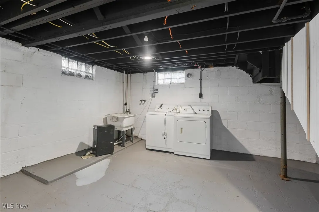 239 Elmwood Drive, Hubbard, Ohio 44425,MLS Now Listing ID