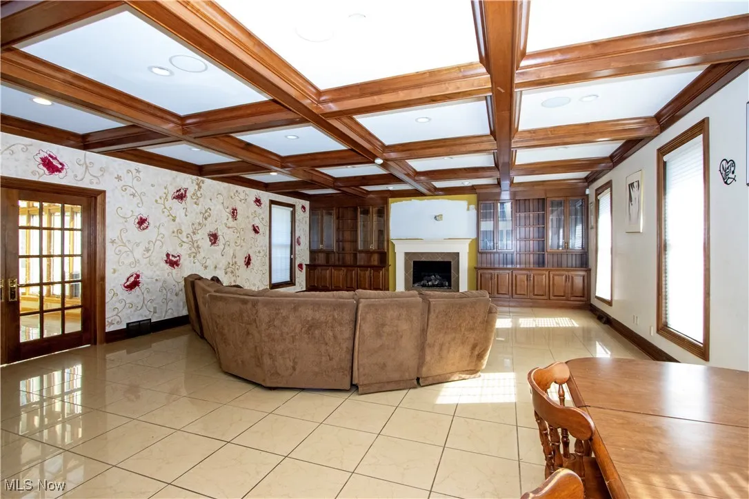 Family room off the kitchen