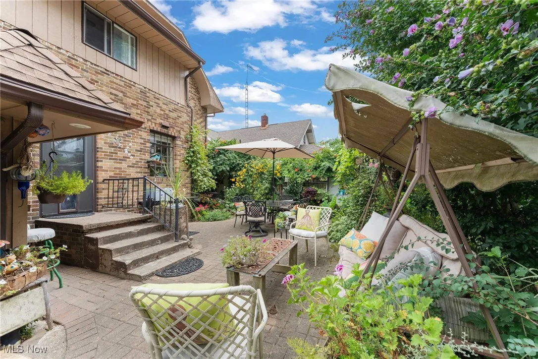 View of patio / terrace with outdoor dining space