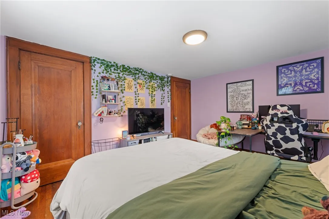 Bedroom featuring wood finished​​‌​​​​‌​​‌‌​‌‌​​​‌‌​‌​‌​‌​​​‌​​ floors