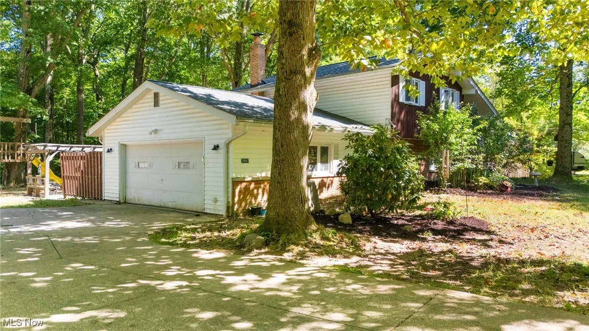 attached 2 car garage