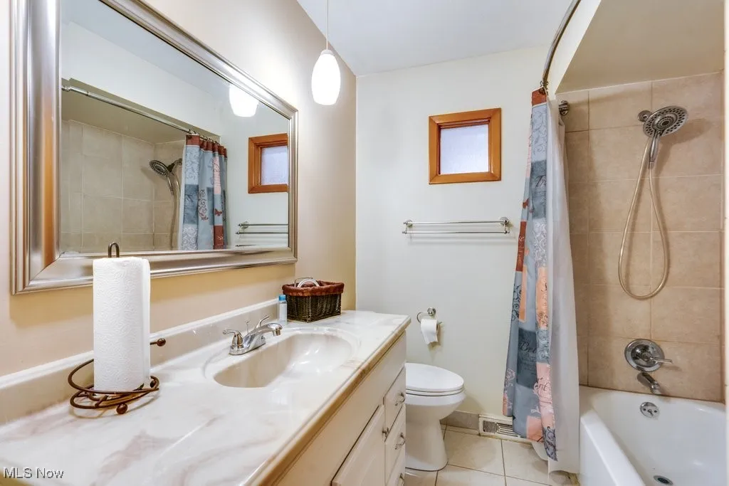 Main bathroom