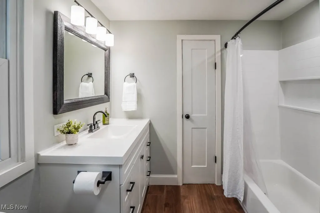 Full Bathroom