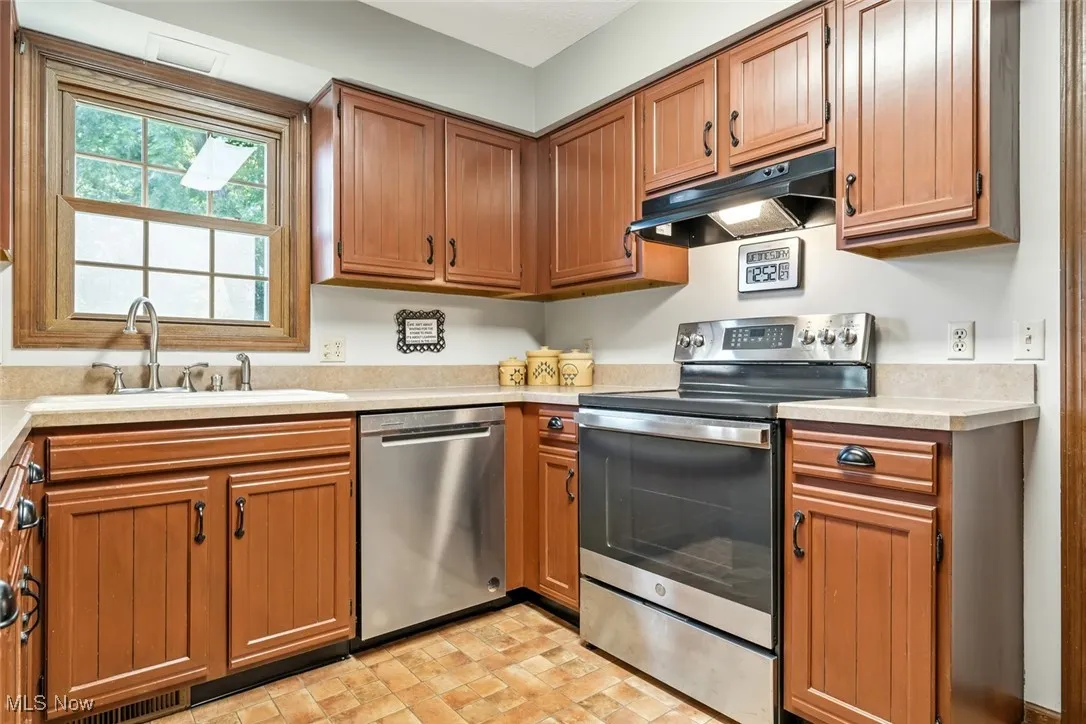 2585 Stony Hill Road, Hinckley, Ohio 44233,MLS Now Listing ID