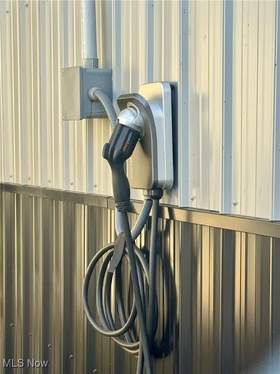 Electric charger for cars