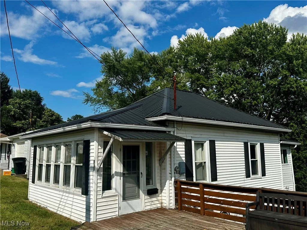 This charming bungalow could be your next home!
