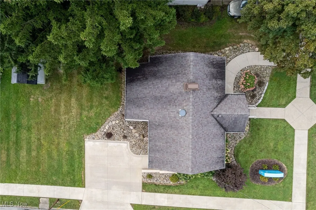 Aerial view of property and surrounding area