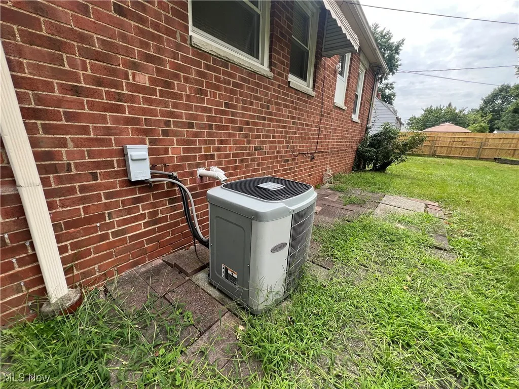 5572 South Boulevard, Maple Heights, Ohio 44137,MLS Now Listing ID