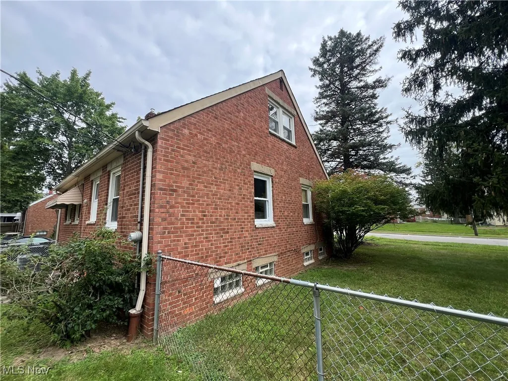 5572 South Boulevard, Maple Heights, Ohio 44137,MLS Now Listing ID