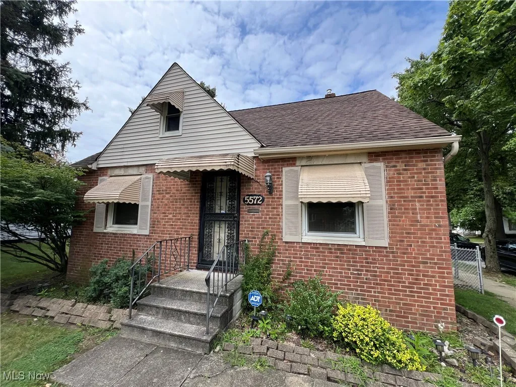 5572 South Boulevard, Maple Heights, Ohio 44137,MLS Now Listing ID