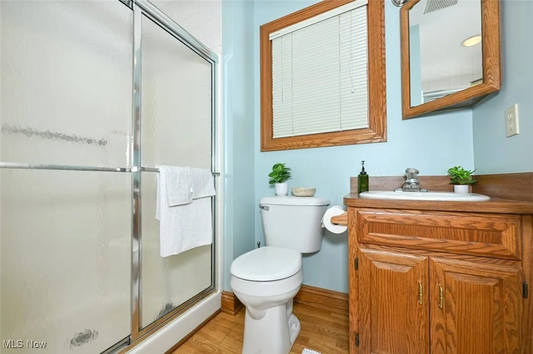 *FIRST FLOOR FULL BATHROOM W/WALK IN SHOWER ~