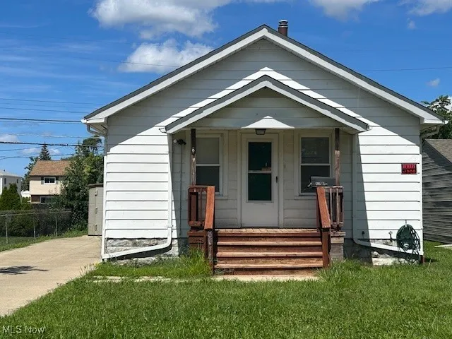 Bungalow featuring a porch