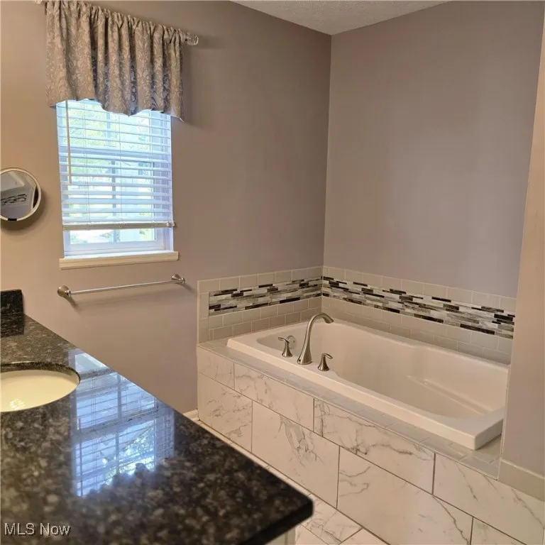 18560 Winding Oak Drive, Middleburg Heights, Ohio 44130,MLS Now Listing ID