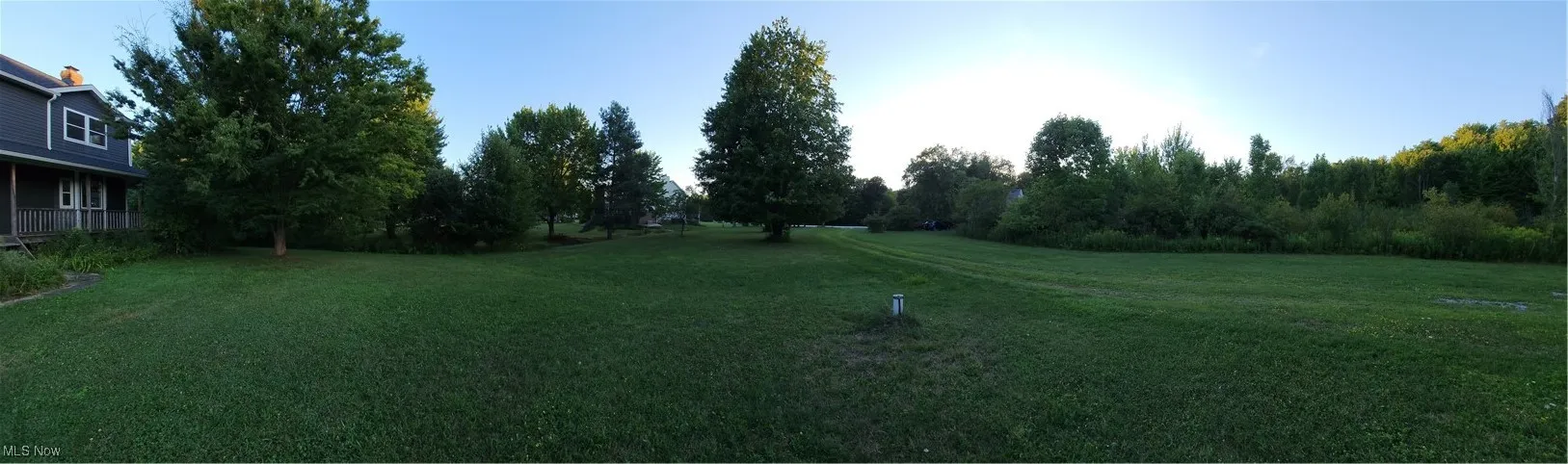 View of grassy front yard