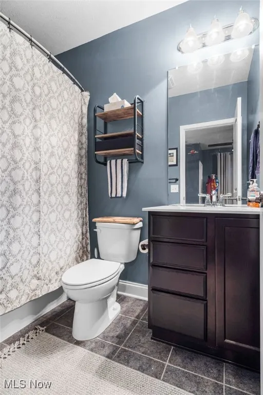 Lower level full bath