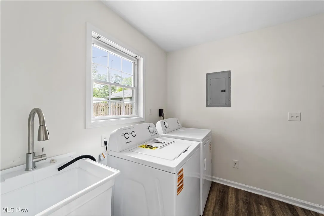 Laundry on the 1s Floor