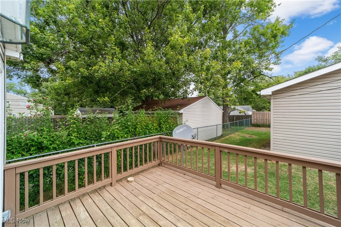Large Deck and fenced in yard