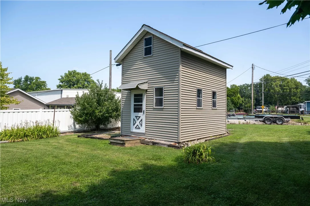 2 story shed