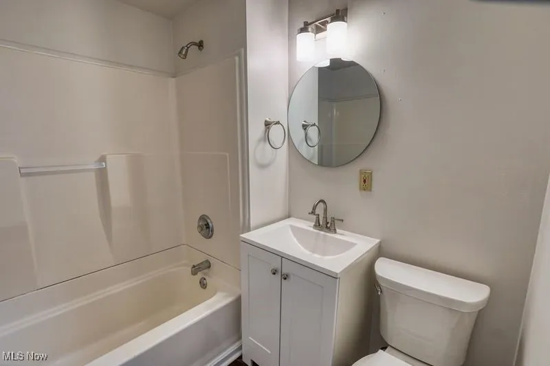 Clean & bright bathroom.