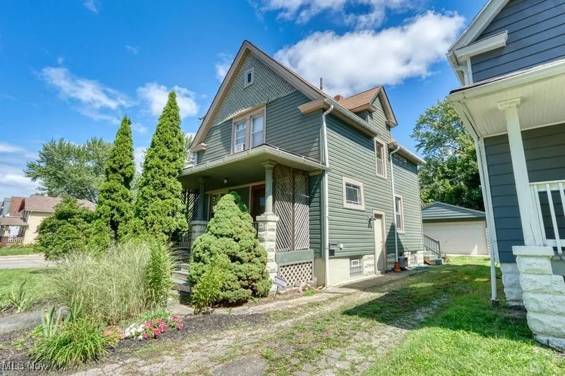 Beautiful Cleveland Colonial Home.