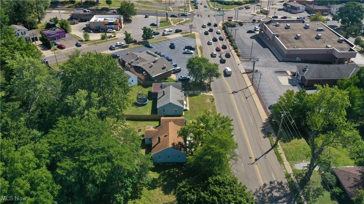 Aerial view of property and surrounding area