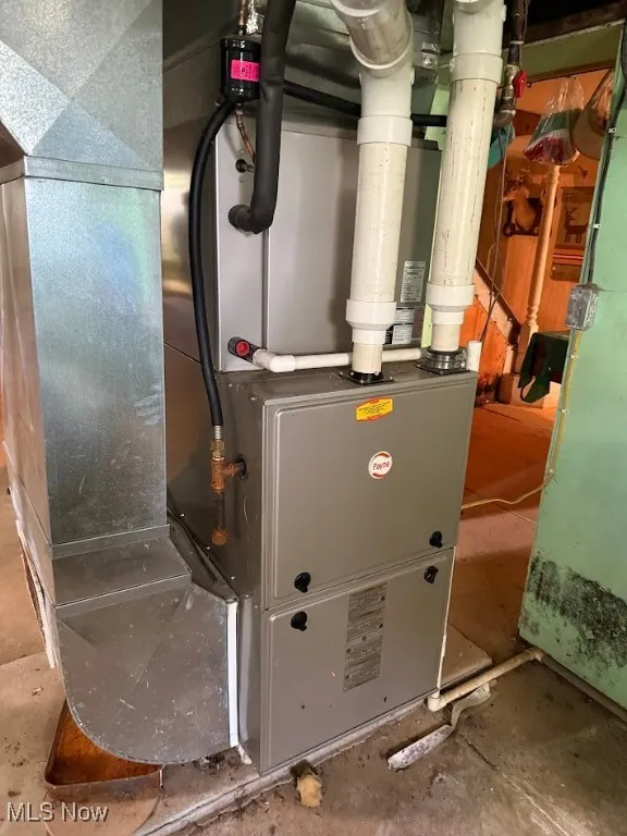 Utilities with heating unit