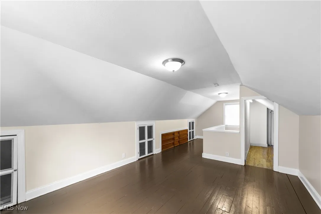 Here is a full vie of the 2nd floor bedroom den area
