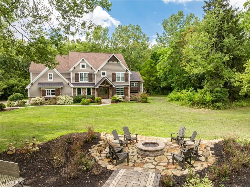 Enjoy evenings by the firepit in this fantastic front area.