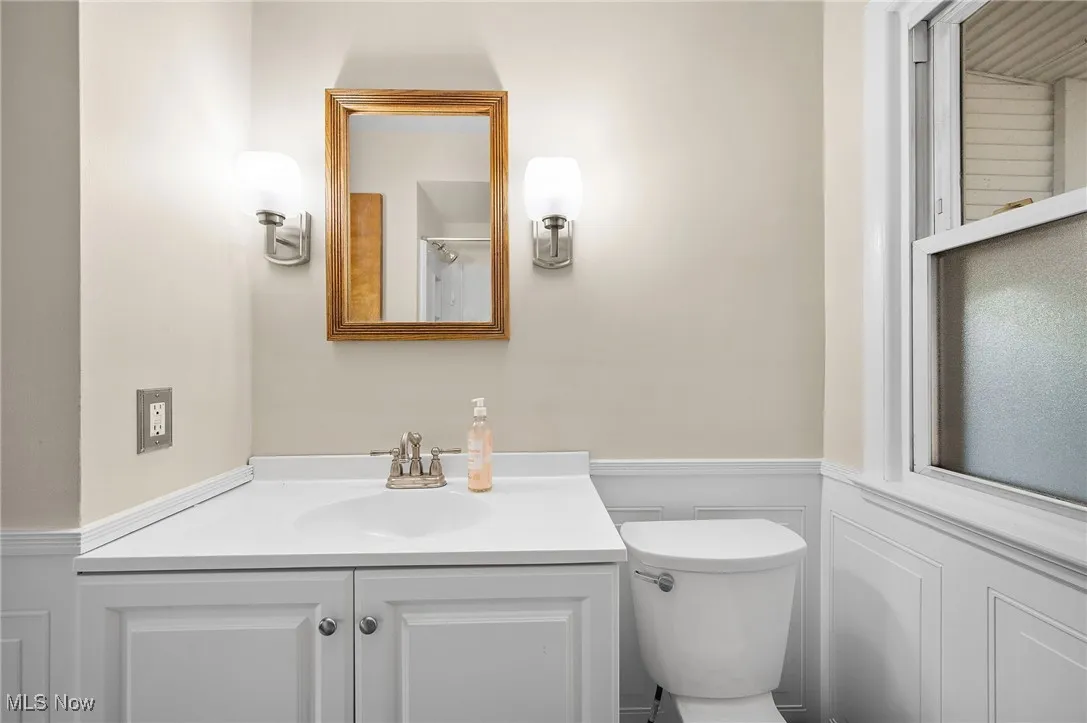 First-floor full bathroom!