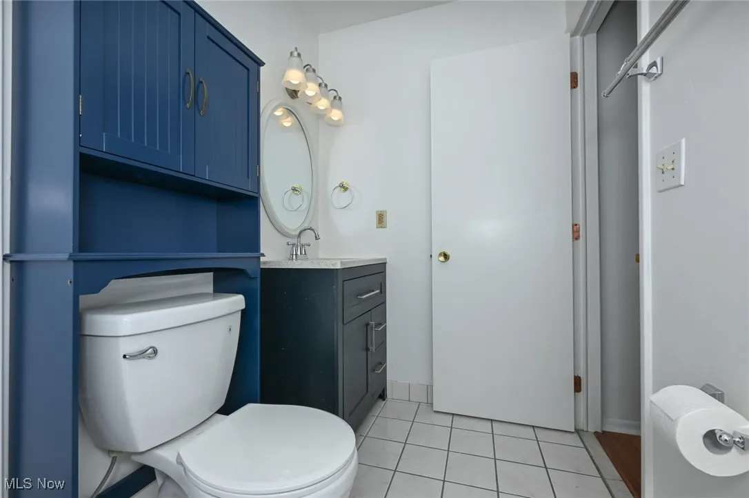Upstairs full bathroom