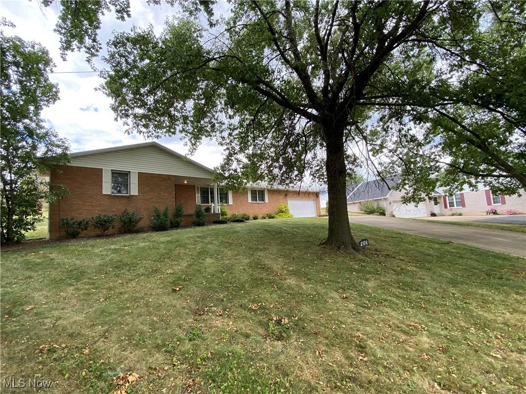 201 NE Parkhill Drive, Sugarcreek, Ohio 44681,MLS Now Listing ID