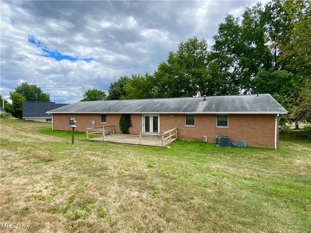 201 NE Parkhill Drive, Sugarcreek, Ohio 44681,MLS Now Listing ID