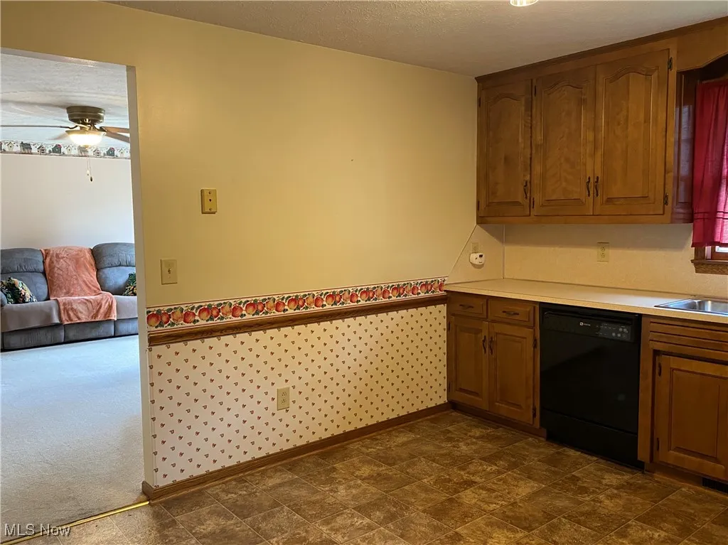201 NE Parkhill Drive, Sugarcreek, Ohio 44681,MLS Now Listing ID