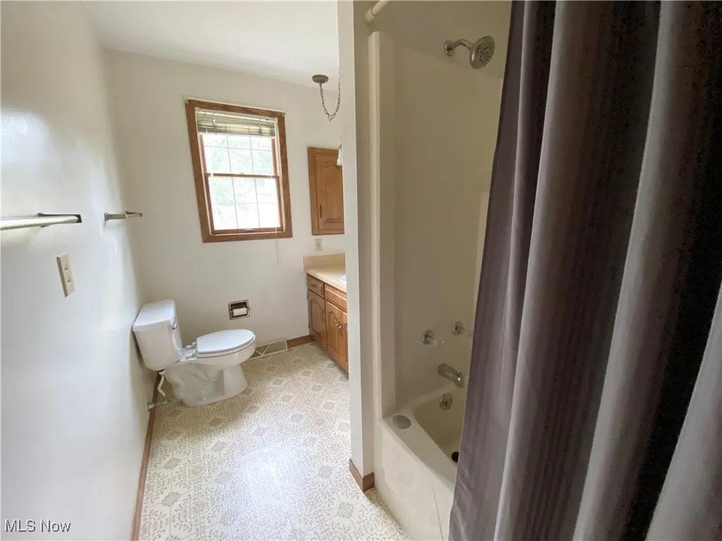 201 NE Parkhill Drive, Sugarcreek, Ohio 44681,MLS Now Listing ID