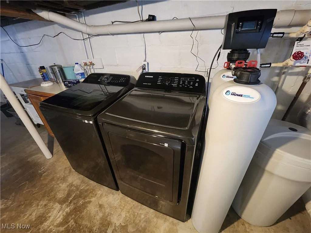 Washer & dryer in basement