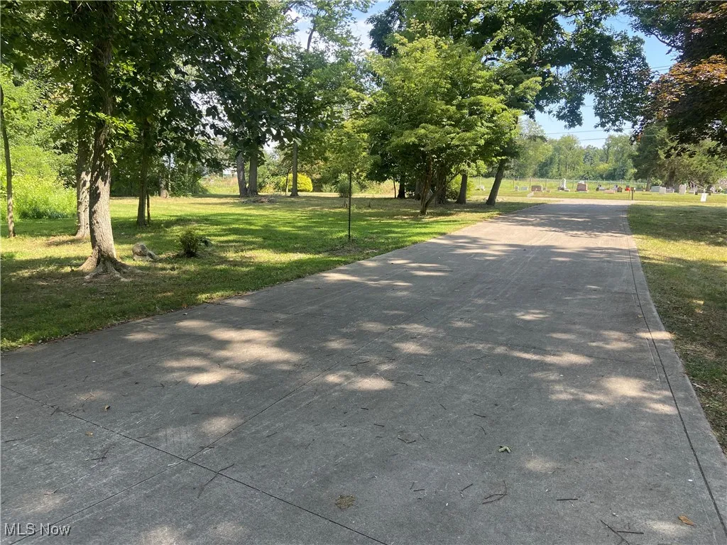 View of driveway