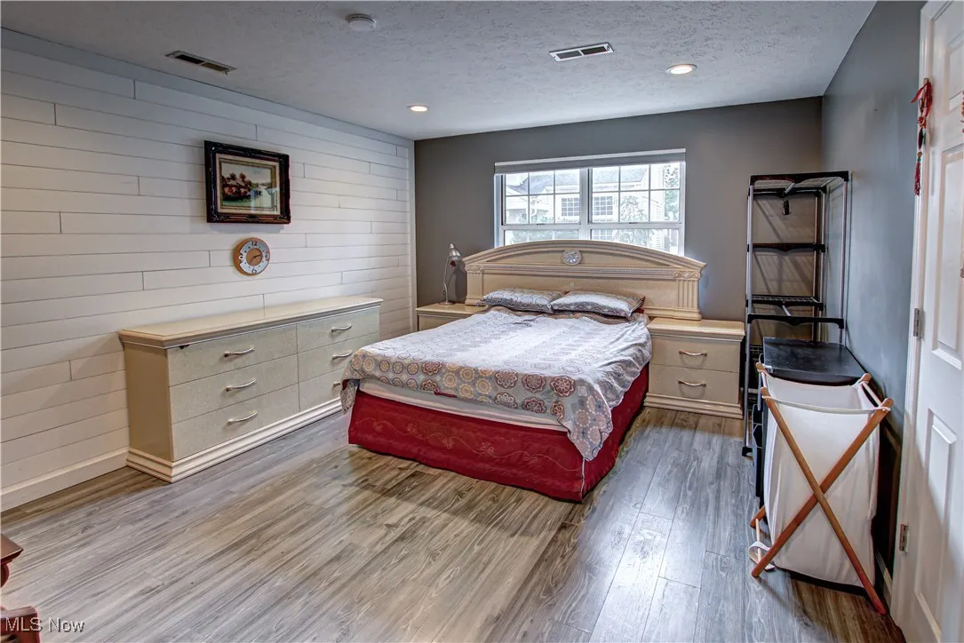 34675 Oak Tree Drive, Willoughby, Ohio 44094,MLS Now Listing ID