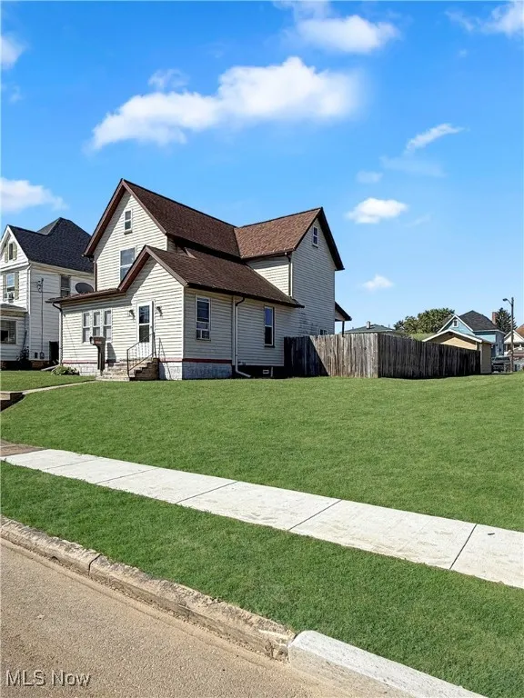View of home's exterior