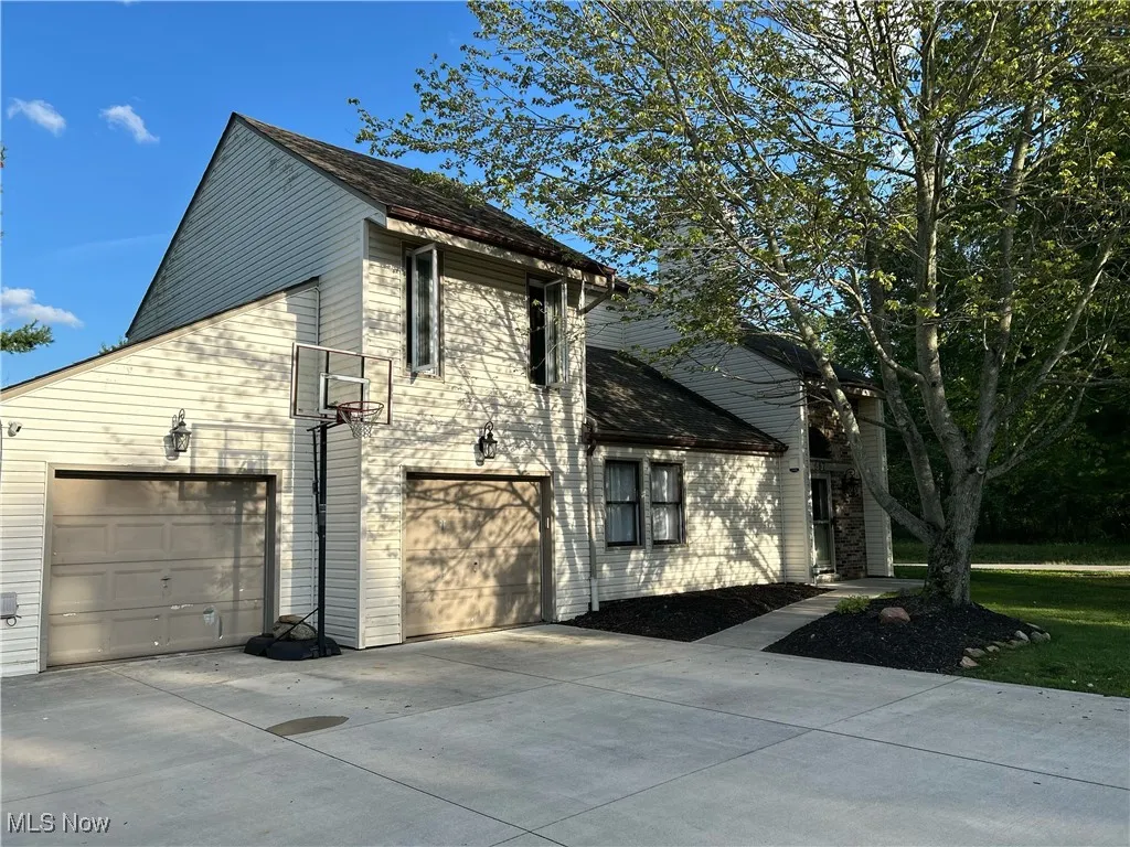 687 Rowelyn Avenue, Sheffield Lake, Ohio 44054,MLS Now Listing ID