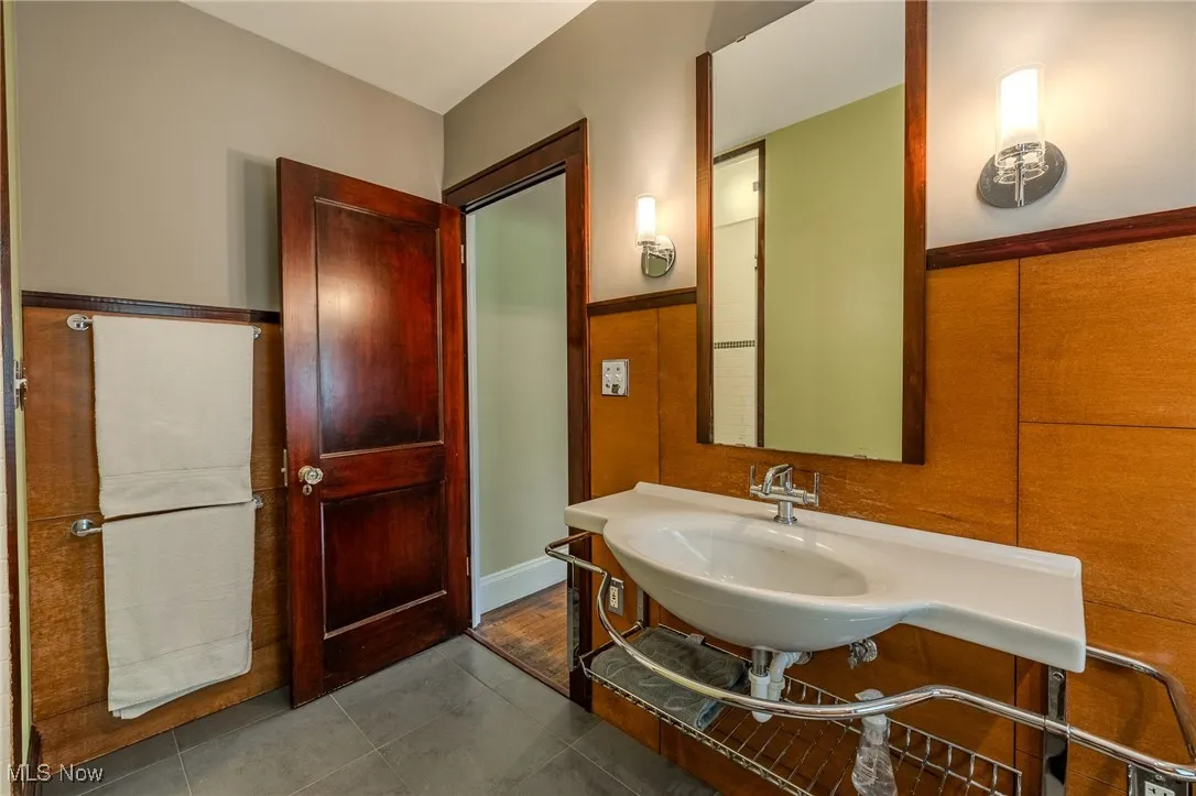 1100 Parkside Road, Cleveland, Ohio 44108,MLS Now Listing ID