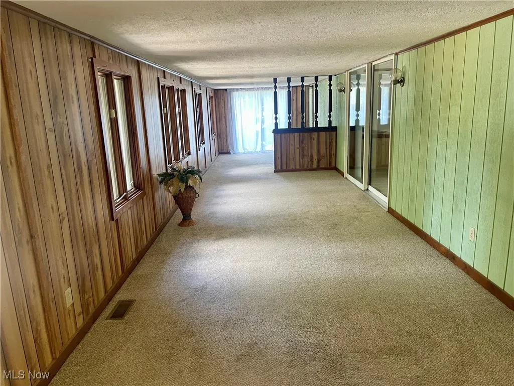 Sun room that is heated and cooled on the 1st floor.