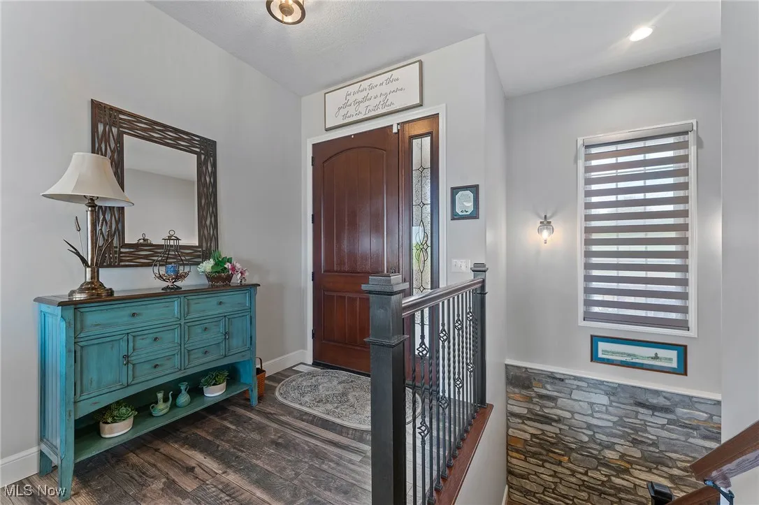 Feel the space of 10' ceilings as you step inside!