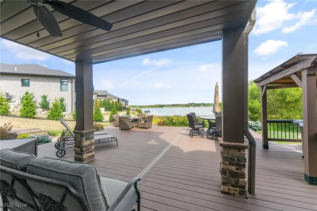 Another covered area to enjoy the view!