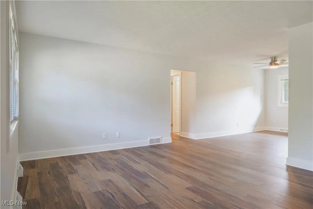 New paint and flooring throughout